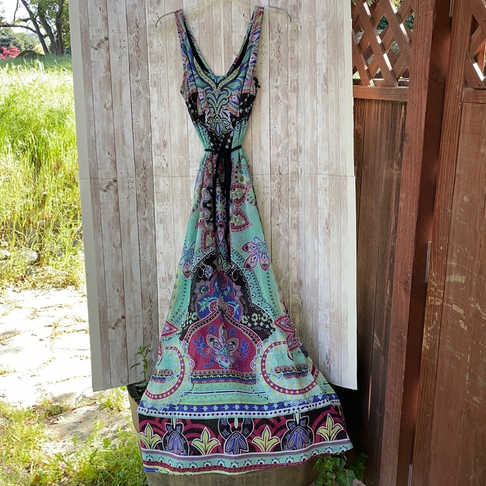 Printed maxi dress with belt by green dragon